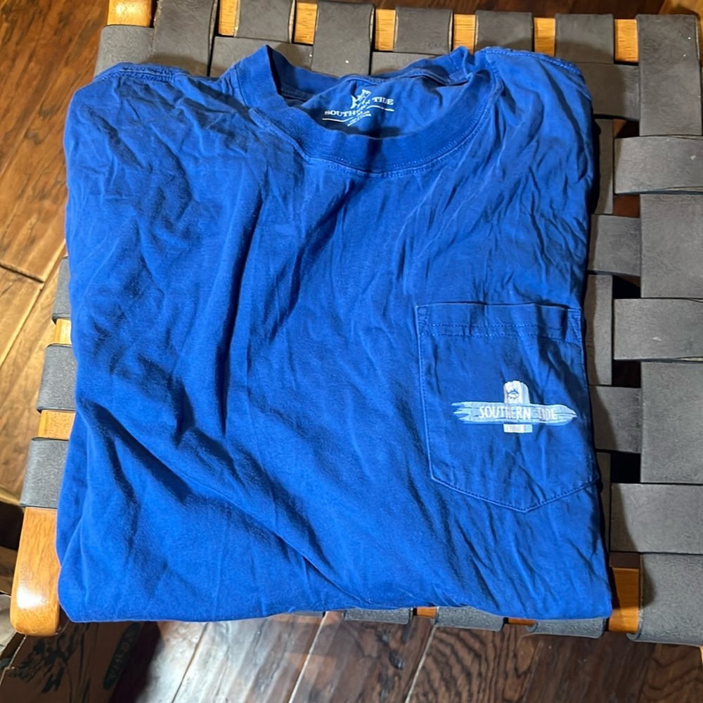 Men’s southern tide medium long sleeve graphic blue shirt gently worn
